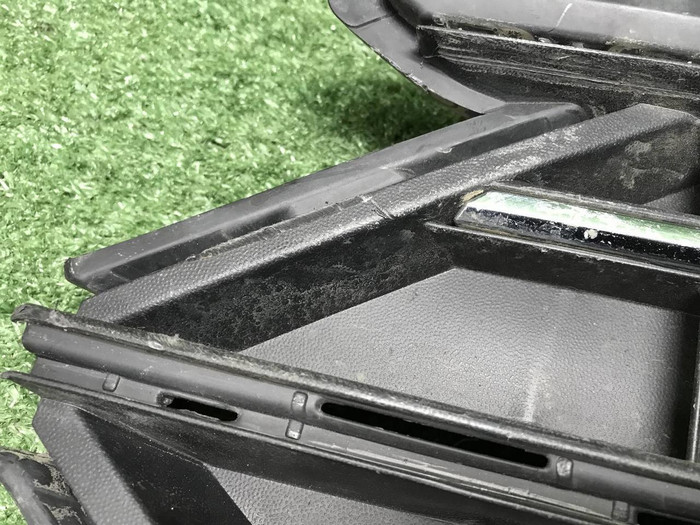 Решетка переднего бампера VW Touareg 3 (18-23)