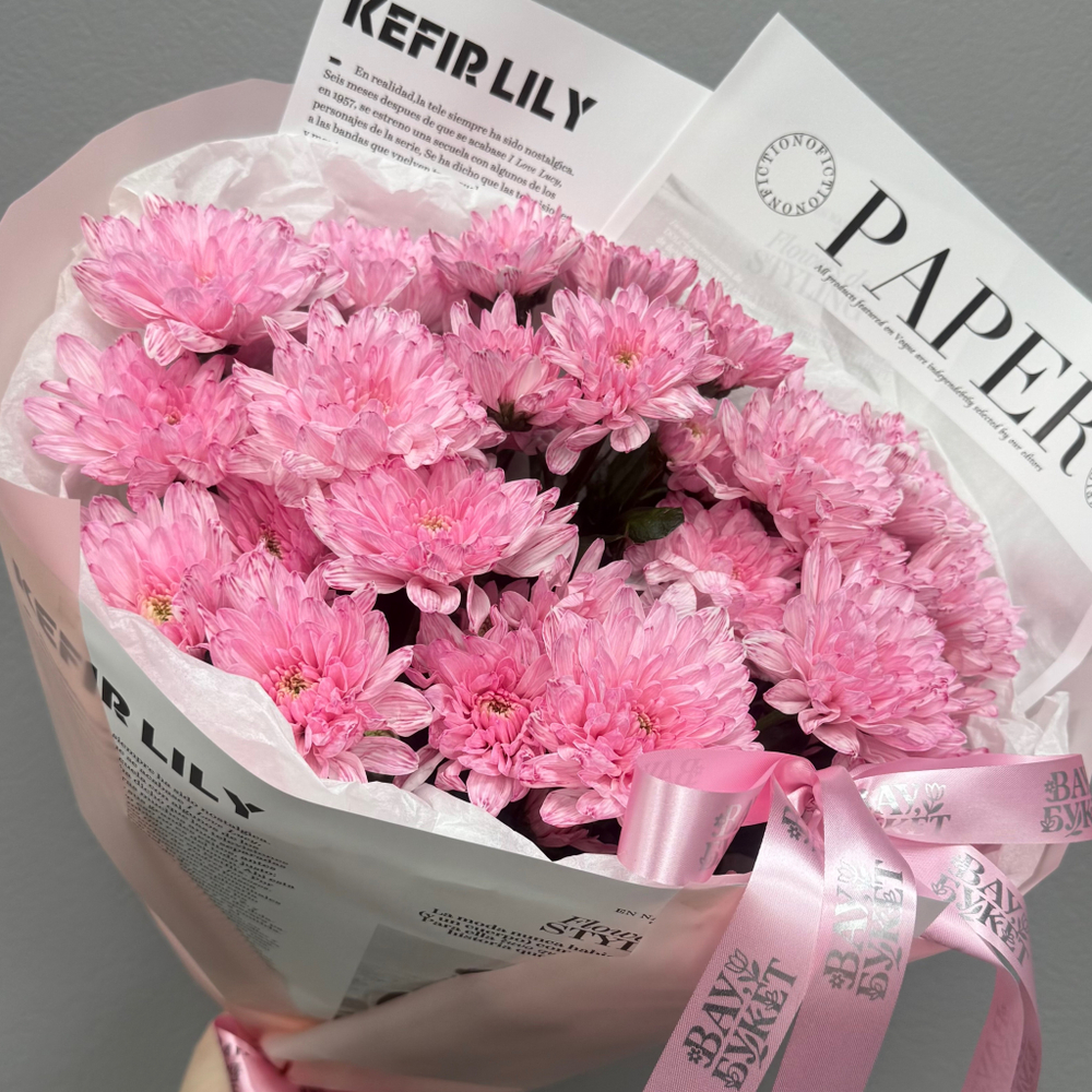 Букет из пяти розовых хризантем