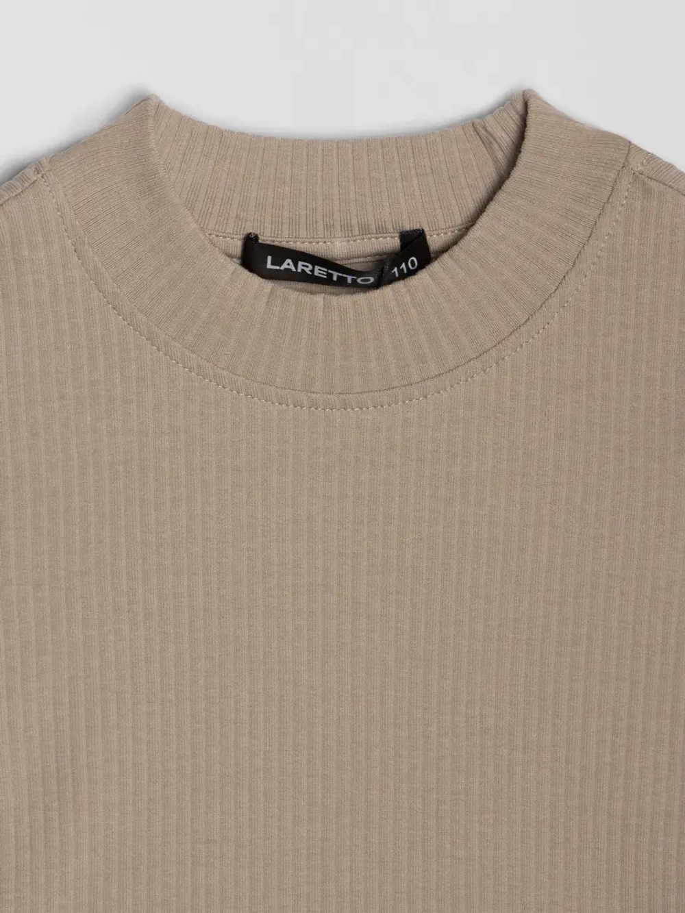 Костюм для девочки на осень