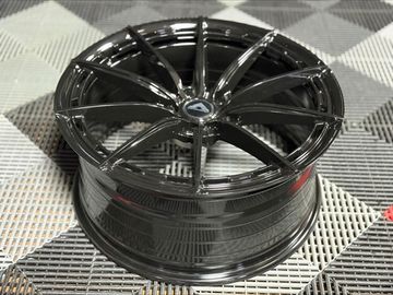 Комплект дисков Vorsteiner VFX-001 R19 8.5J ET35 5x114.3 Gloss Black