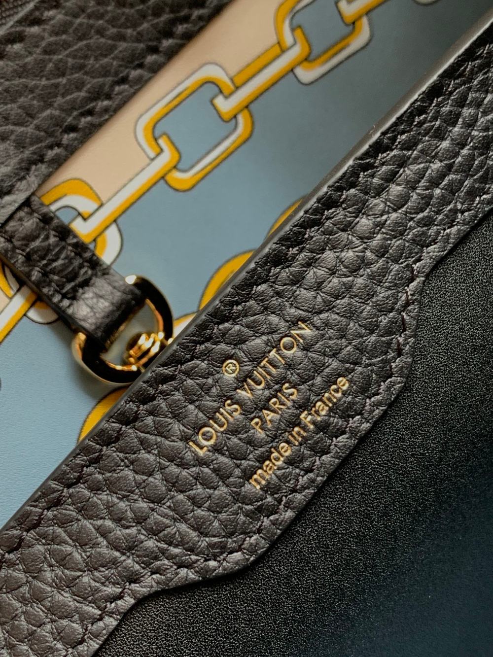 Louis Vuitton Capucines MM