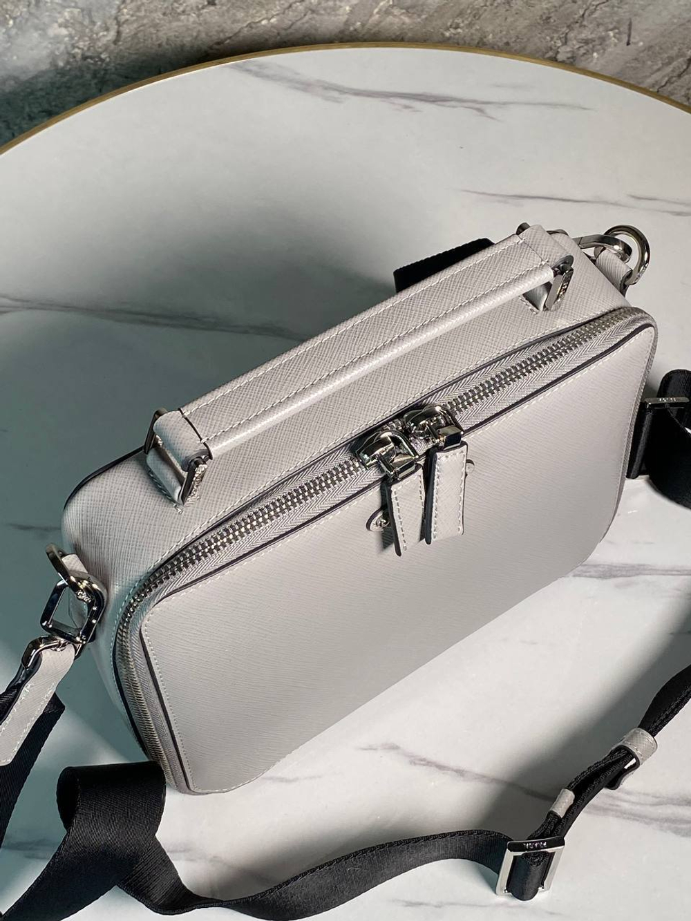Сумка-мессенджер Prada