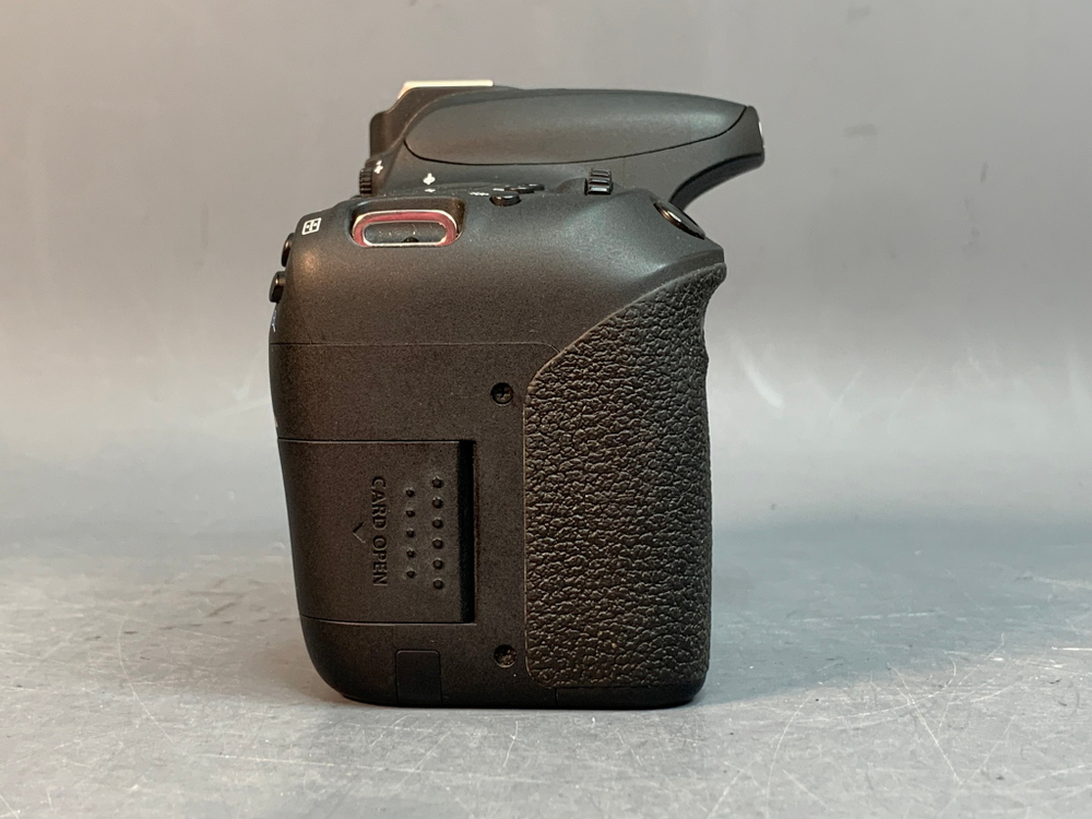 Canon EOS 77D 58.000 Кадров