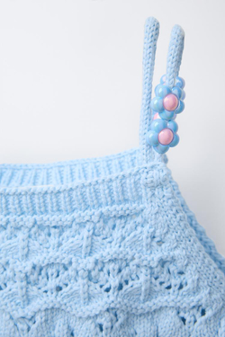 ZARA ТРИКОТАЖНЫЙ ТОП С БУСИНАМИ, НЕБЕСНО-ГОЛУБОЙ