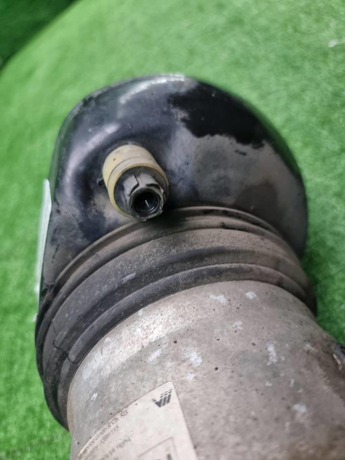 Стойка пневматическая левая BMW 7er G12 (15-22)