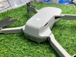 DJI Mini 2 Fly More Combo