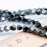 Гематит Крупная огранка бусины (имитация), цвет черный, размер около 5,5 мм, цена за отрезок 19 см (1/2 нити)