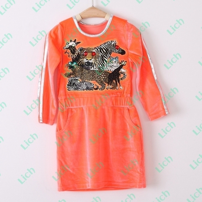 Платье детское бархатное с резинкой на талии и принтами животных