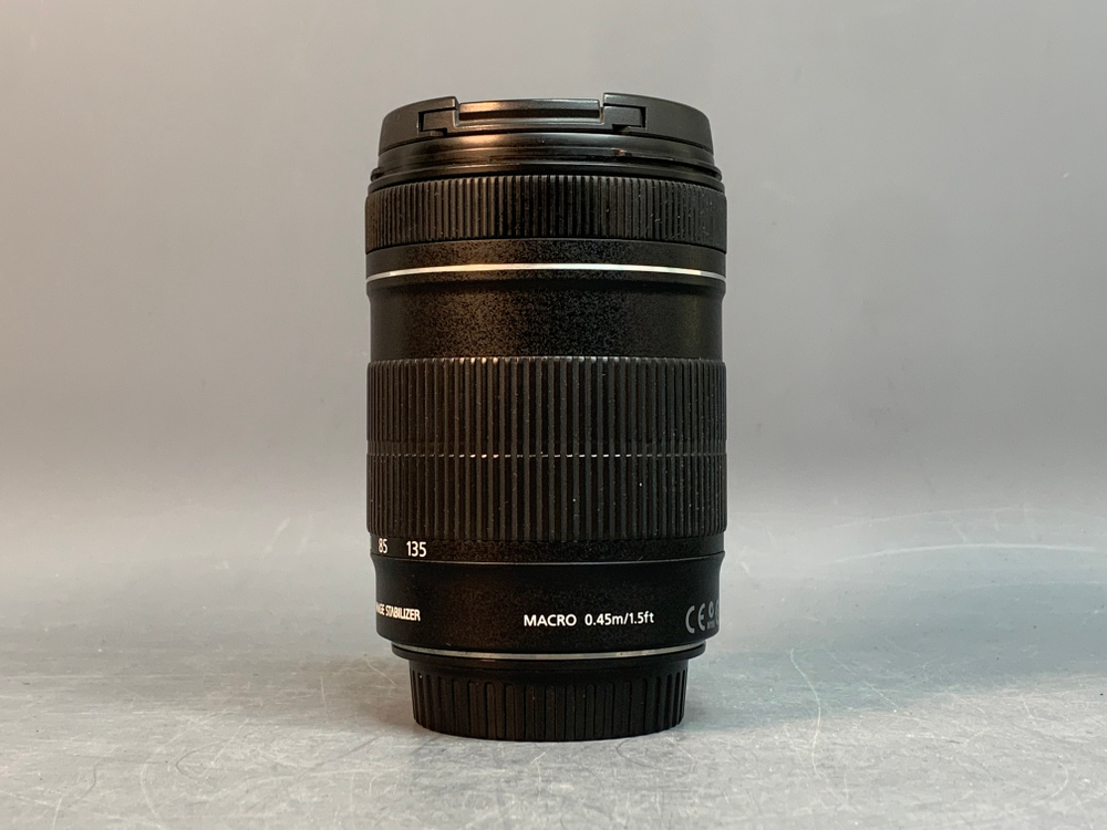 Canon EF-S 18-135mm 3.5-5.6 IS внутри пыль