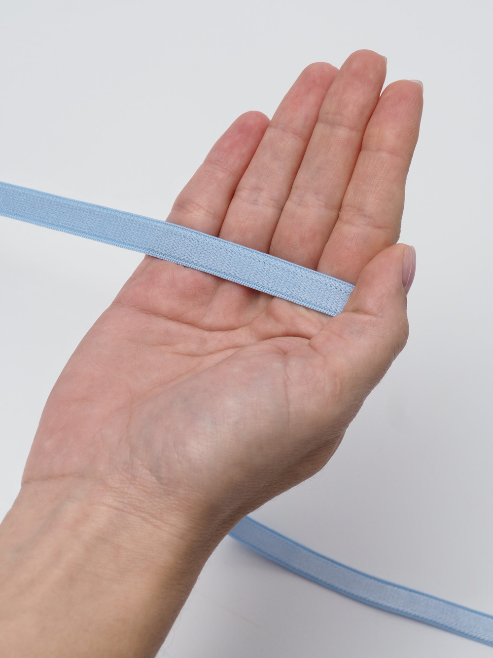 Резинка бретелечная голубая глянцевая ширина 10 мм