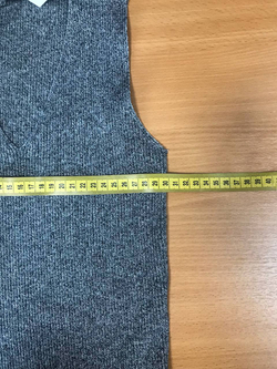 Платье обтягивающего кроя с вырезом, визуально на 40/42 размер