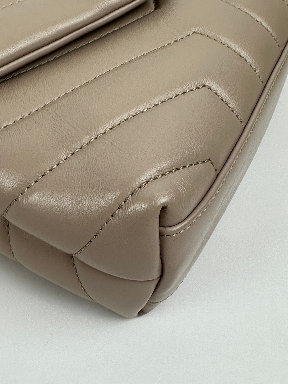 Сумка Saint Laurent Loulou Toy