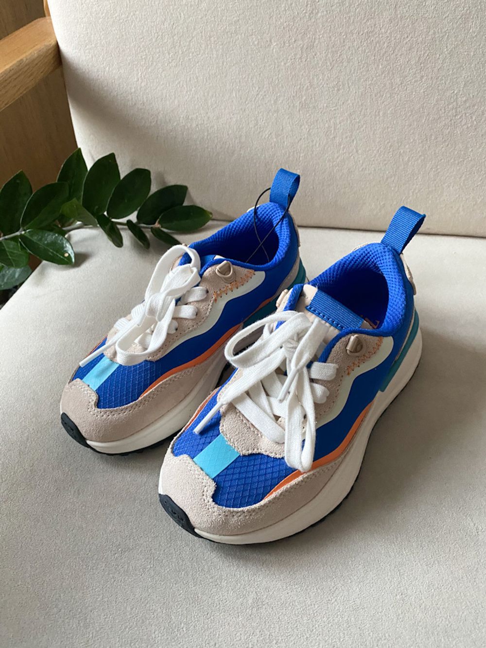 Кроссовки Zara