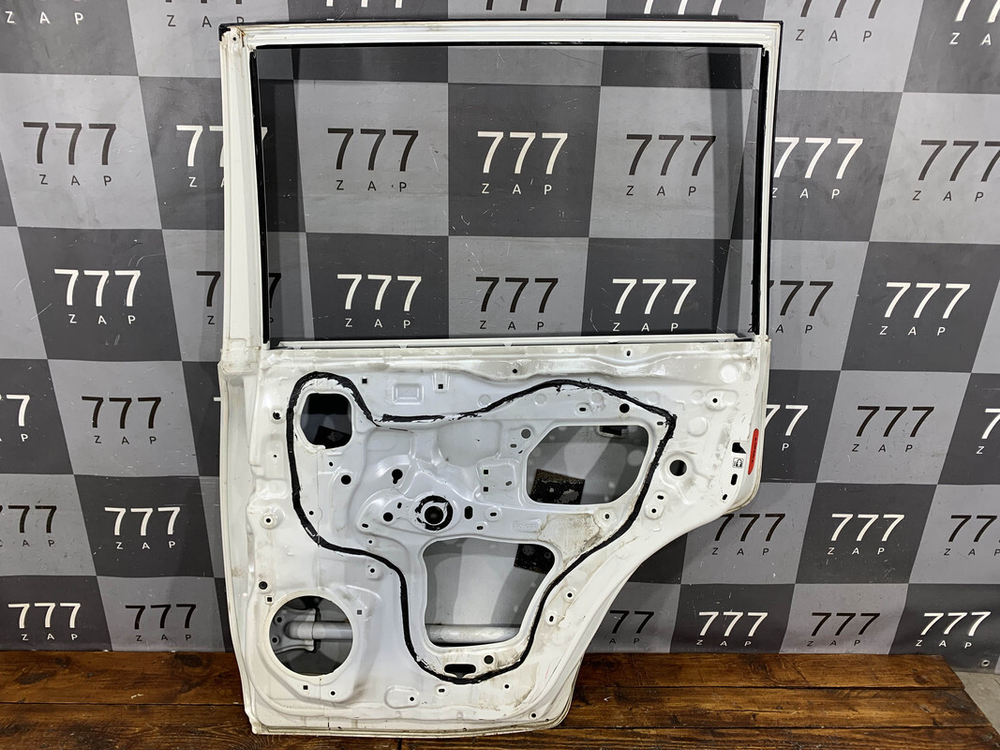 Дверь задняя правая Lexus LX 3 (LX 570) 15-23 Б/У Оригинал 6700360550