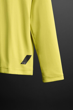 ZARA СПОРТИВНАЯ ФУТБОЛКА ИЗ РЕЛЬЕФНОЙ ТКАНИ, ЖЕЛТЫЙ