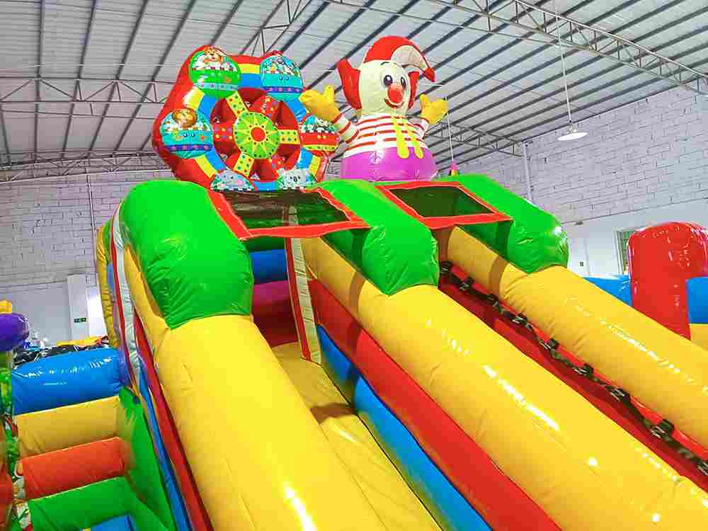 Надувной батут "Цирк приехал" с горкой