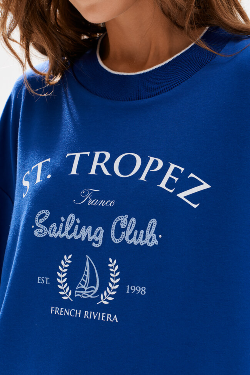 23602 Свитшот женский (ультрамарин)