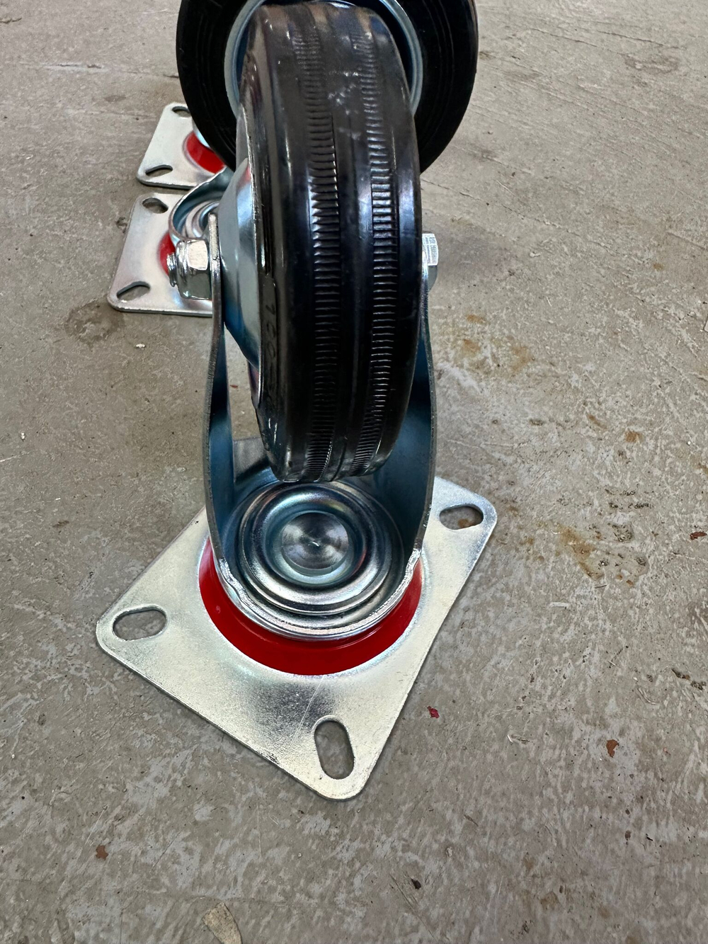 Колесо промышлен поворот 100мм 42