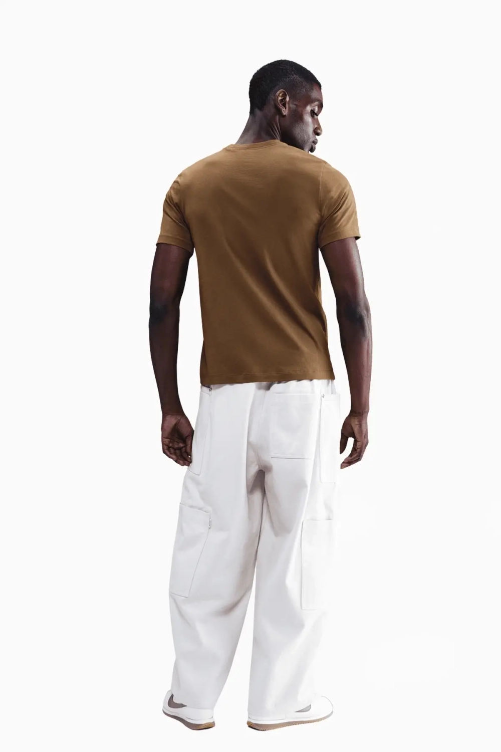 Футболка Nike Sportswear Club - коричневый