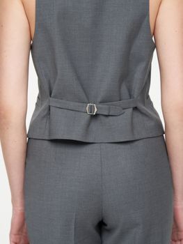 Жилет костюмный