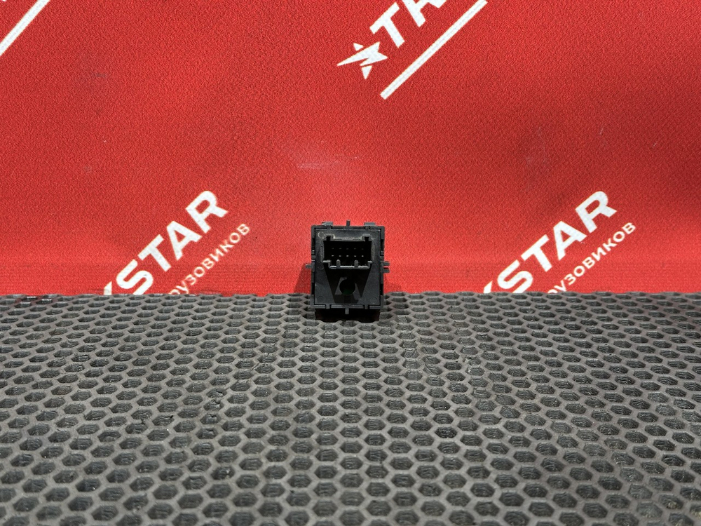 Кнопка аварийной сигнализации