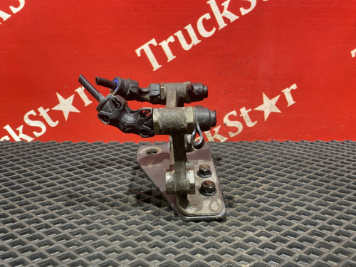 Кронштейн клапана воздушного 2016г