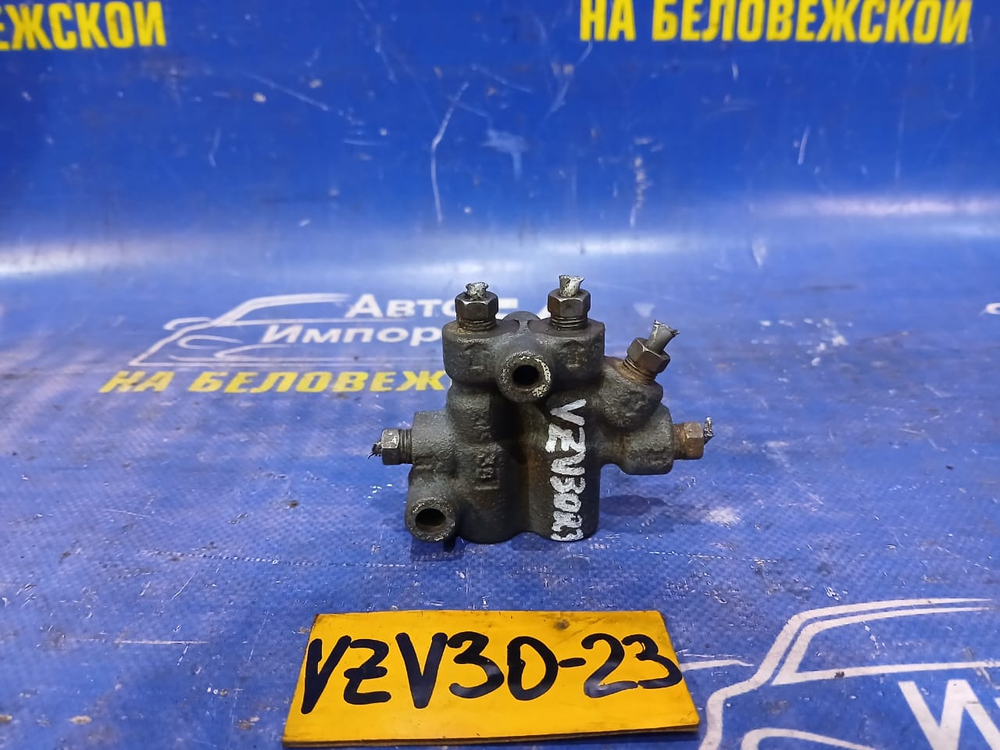 Распределитель тормозной TOYOTA CAMRY PROMINENT 1991