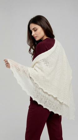 Оренбургский пуховый платок П4-110-02 экрю