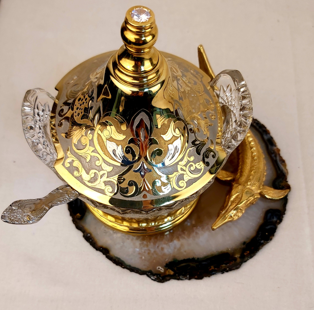 Икорница "Осетр" на срезе агата с крышечкой