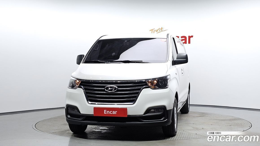 Hyundai The New Grand Starex Van 3-х местный (08.2019)
