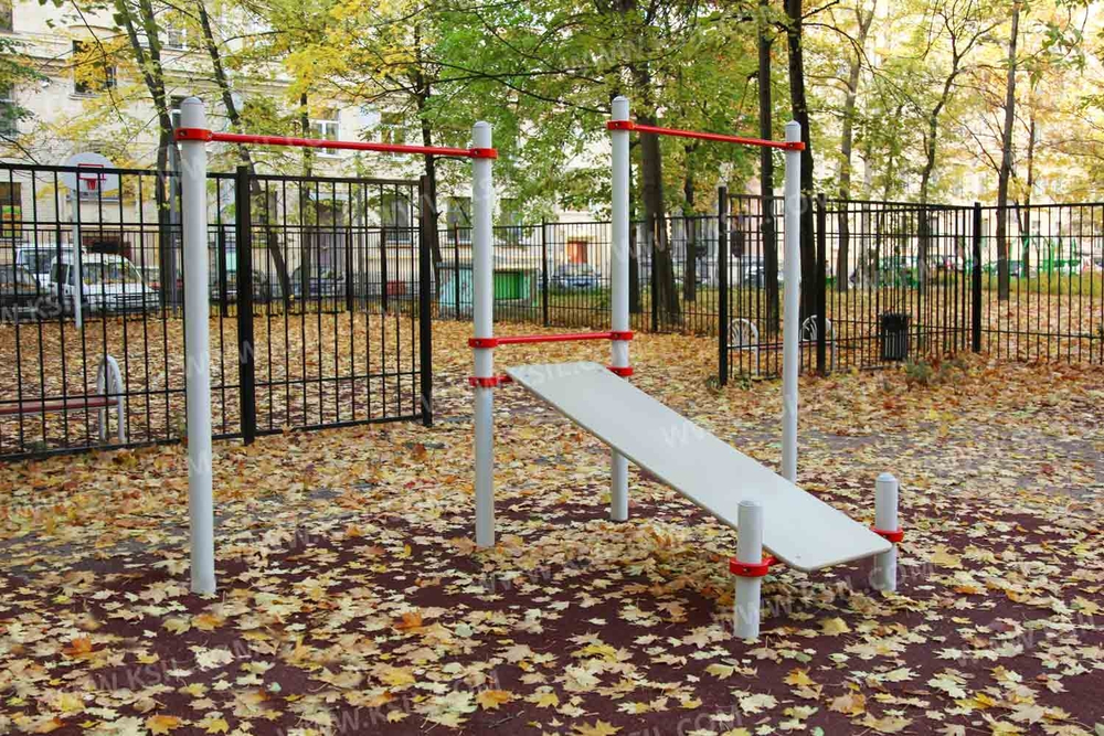 Турник с брусьями