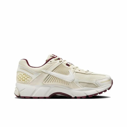 Nike Air Zoom Vomero 5 "Valentine`s Day"