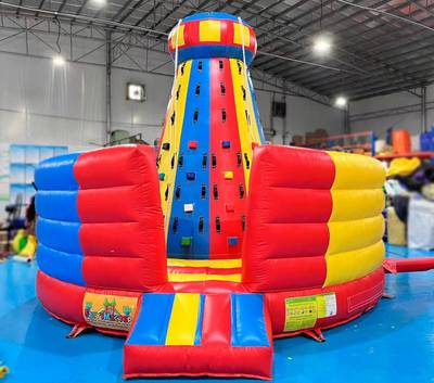 Надувной скалодром "Богатырь", 5*5*4 м.