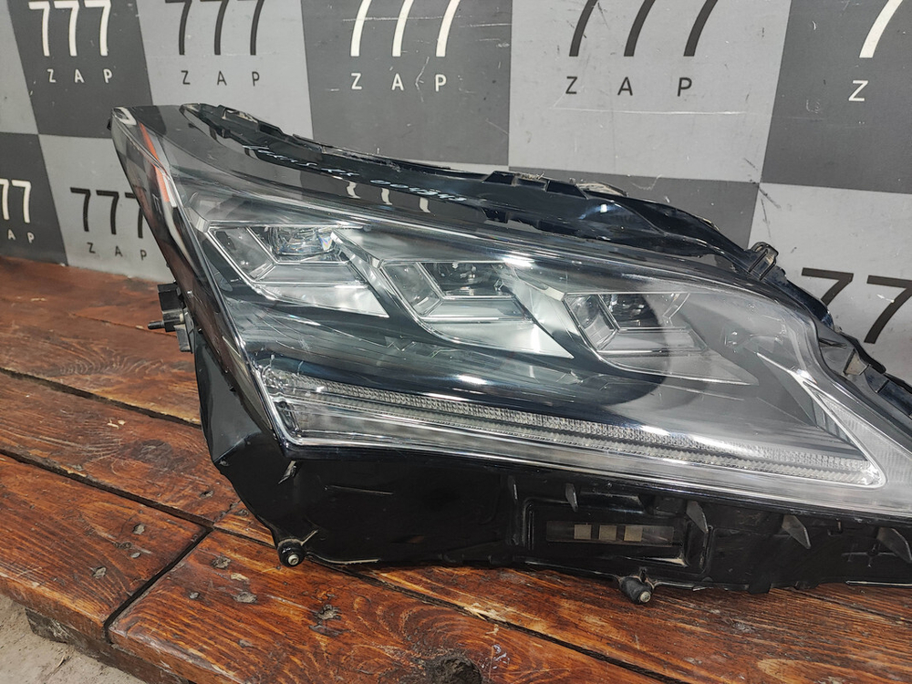 Фара правая LED Lexus RX 4 15-19 Б/У Оригинал 8114548D70