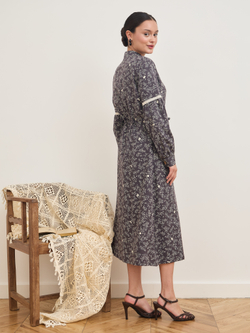 Платье-рубашка с кружевом