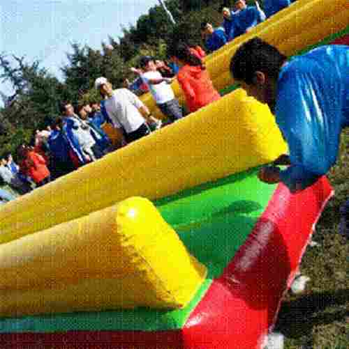 Надувная командная игра "Мокрые гонки"