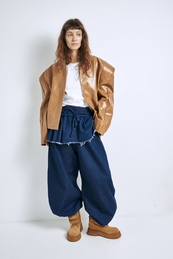 Джинсы с баской SELECT