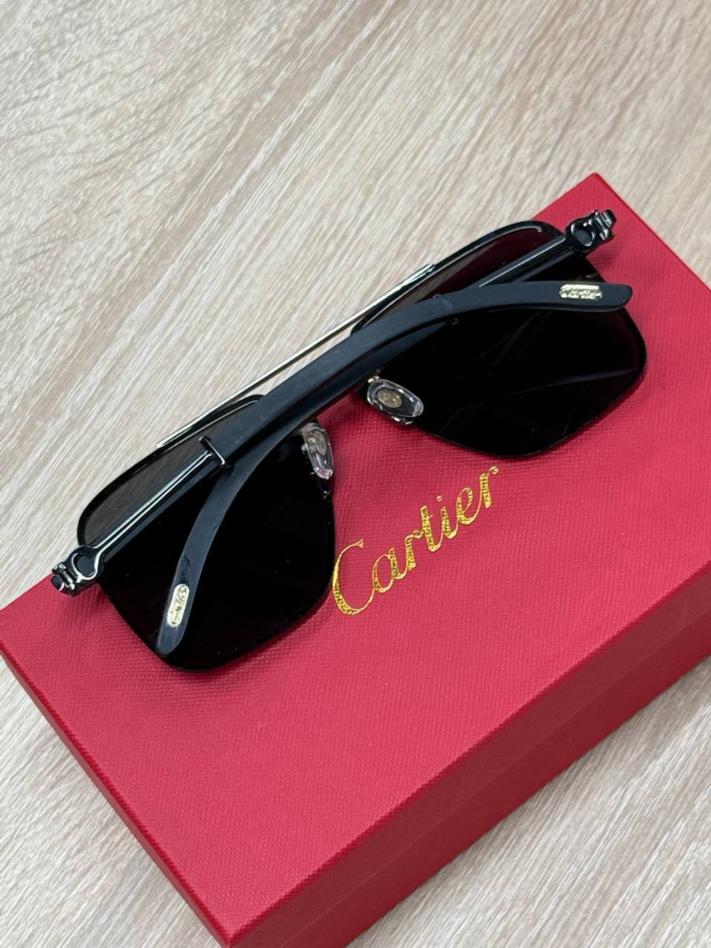 Солнцезащитные очки Cartier