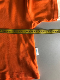 Лонг яркого цвета, визуально на 3 года