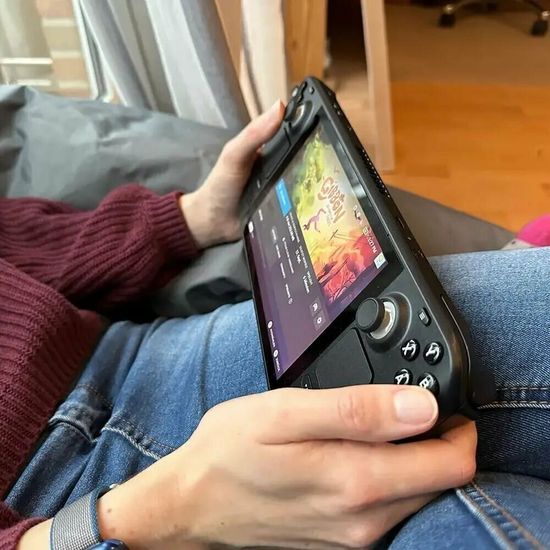 Игровая портативная консоль Valve Steam Deck 64 Gb