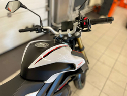 QJMOTOR SRK 125 S (White)