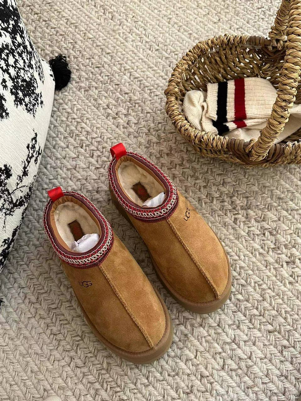 Женские угги Ugg замшевые коричневого цвета