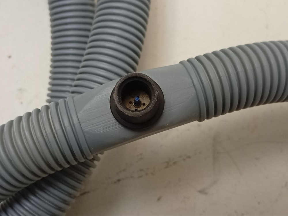 ESL98330 ктп2 Сливной шланг для посудомоечной машины Electrolux Zanussi AEG 8072043014 б/у