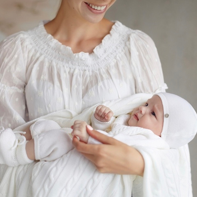 Шапочка из мериносовой шерсти (Молочный)