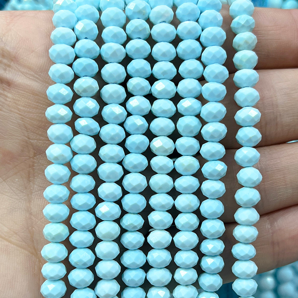 Турквенит Голубой натуральный, бусины граненые Кукуруза 4х3/6х4 мм, на нитке 38 см
