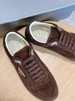 Кроссовки Prada