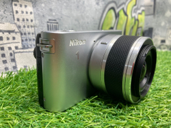 Nikon 1 J1 Kit 1 Nikkor 10-30mm 3.5-5.6 VR