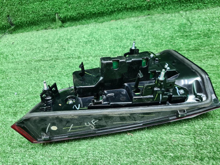 Фонарь правый внутренний BMW X3 G01 (2017-2021)