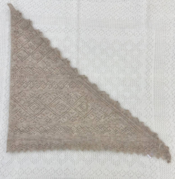 Оренбургская пуховая косынка П3-130184-08 бежевый