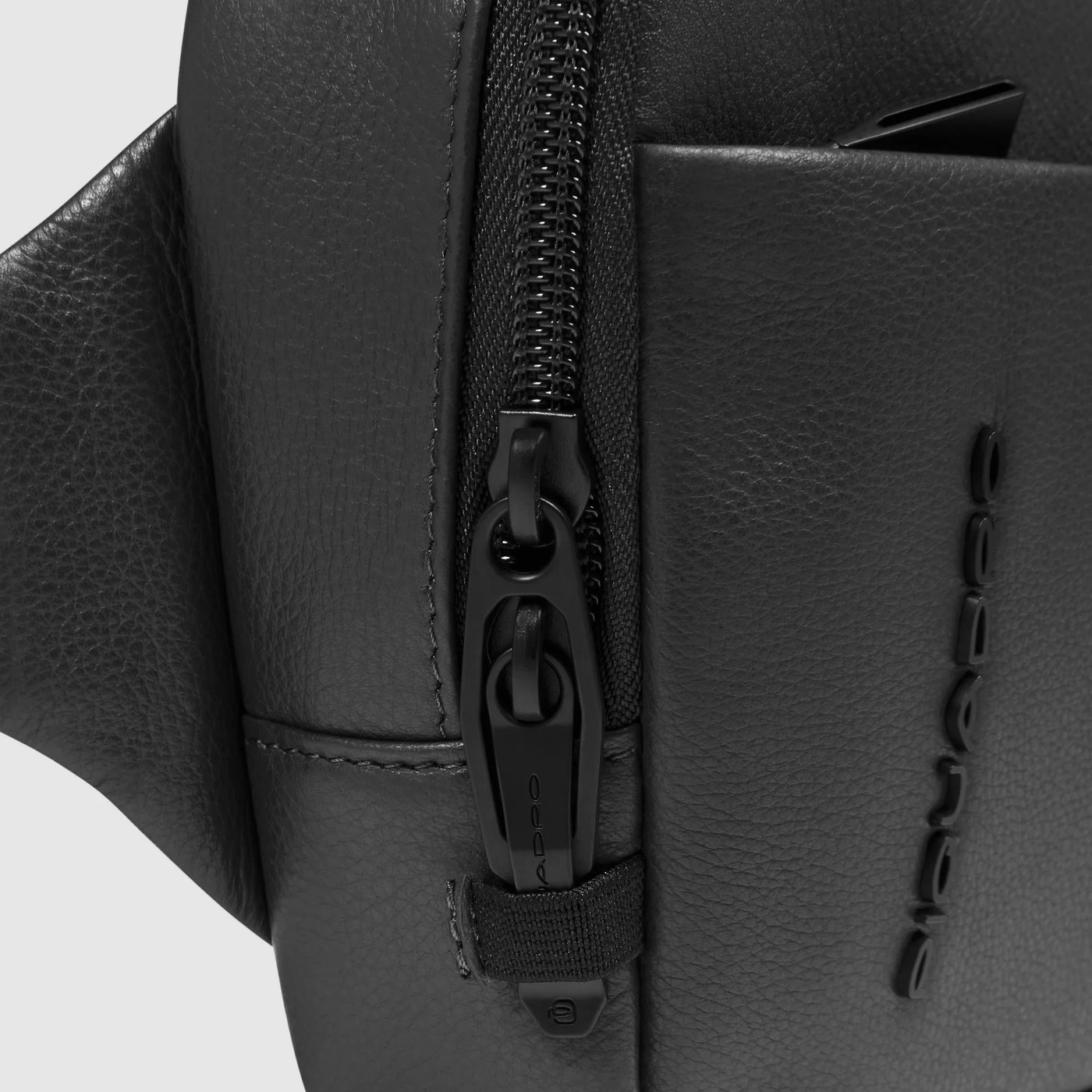 Сумка поясная RUSSEL CA6204W137/Nero